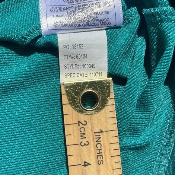 Antigua long sleeve Athletic 1/4 Zip Pullover. Size Medium - Picture 9 of 10